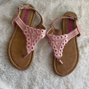 Kensie girl pink faux leather thong strap sandals